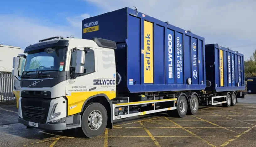 Selwood SelTank, the mobile intelligent water tank storage solution, being delivered to a site