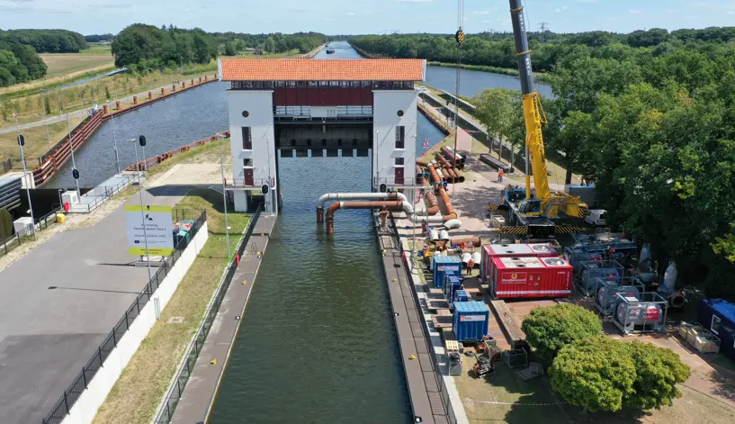 Eefde luchtfoto installatie vanderkamp Pompen oppervlaktewater pomp installatie.