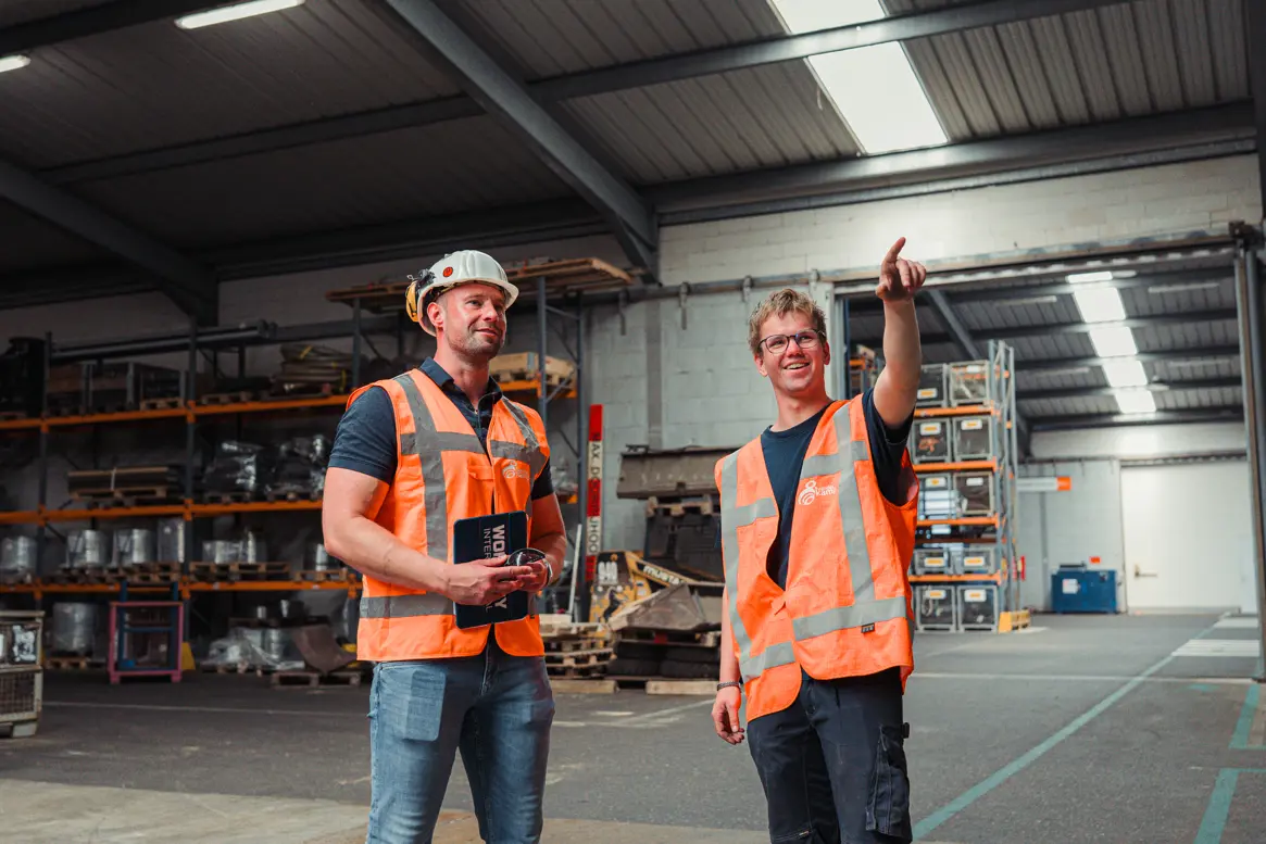 2025 dominik en Bart-jan in de werkplaats