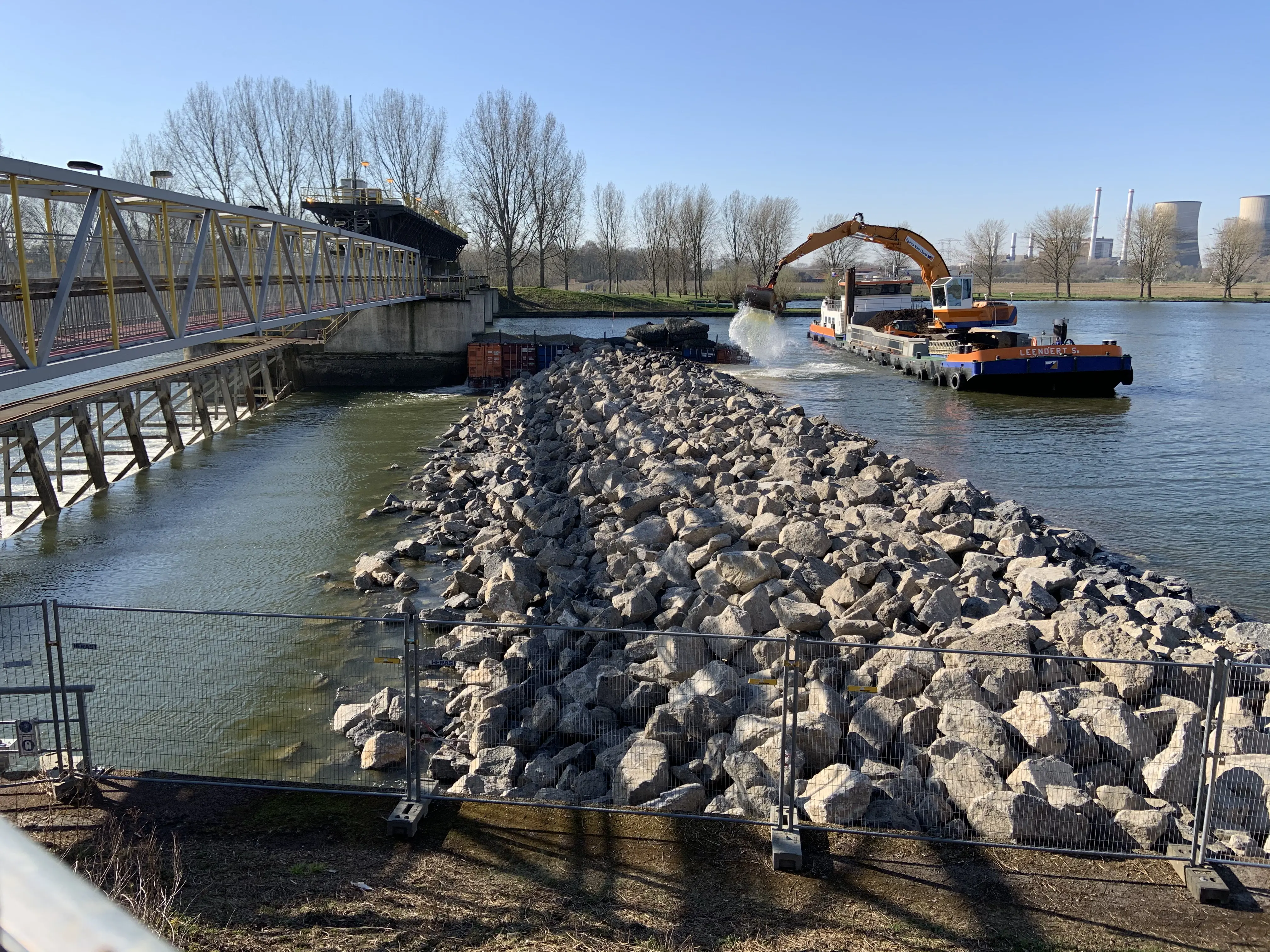 Stuw in Linne project Vanderkamp Pompen.