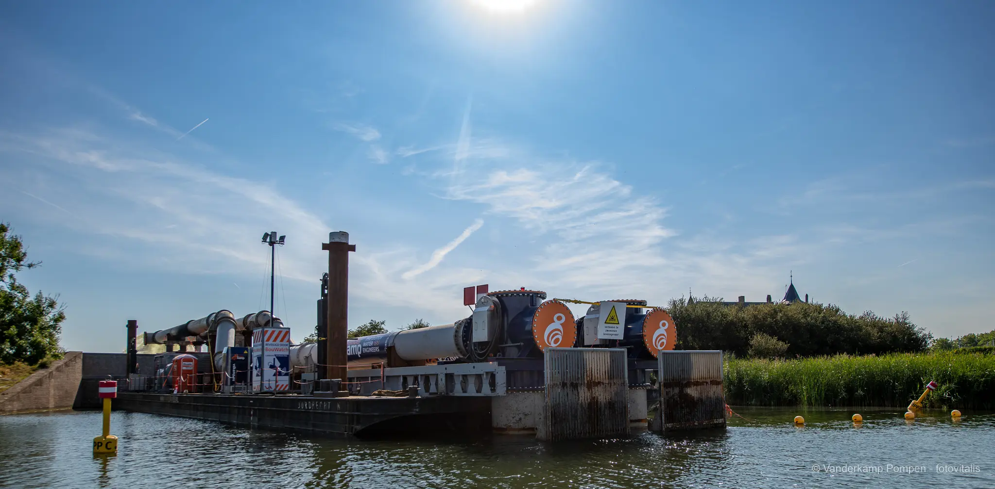 Ponton Muiden bij Stenden Beer van Vanderkamp. 