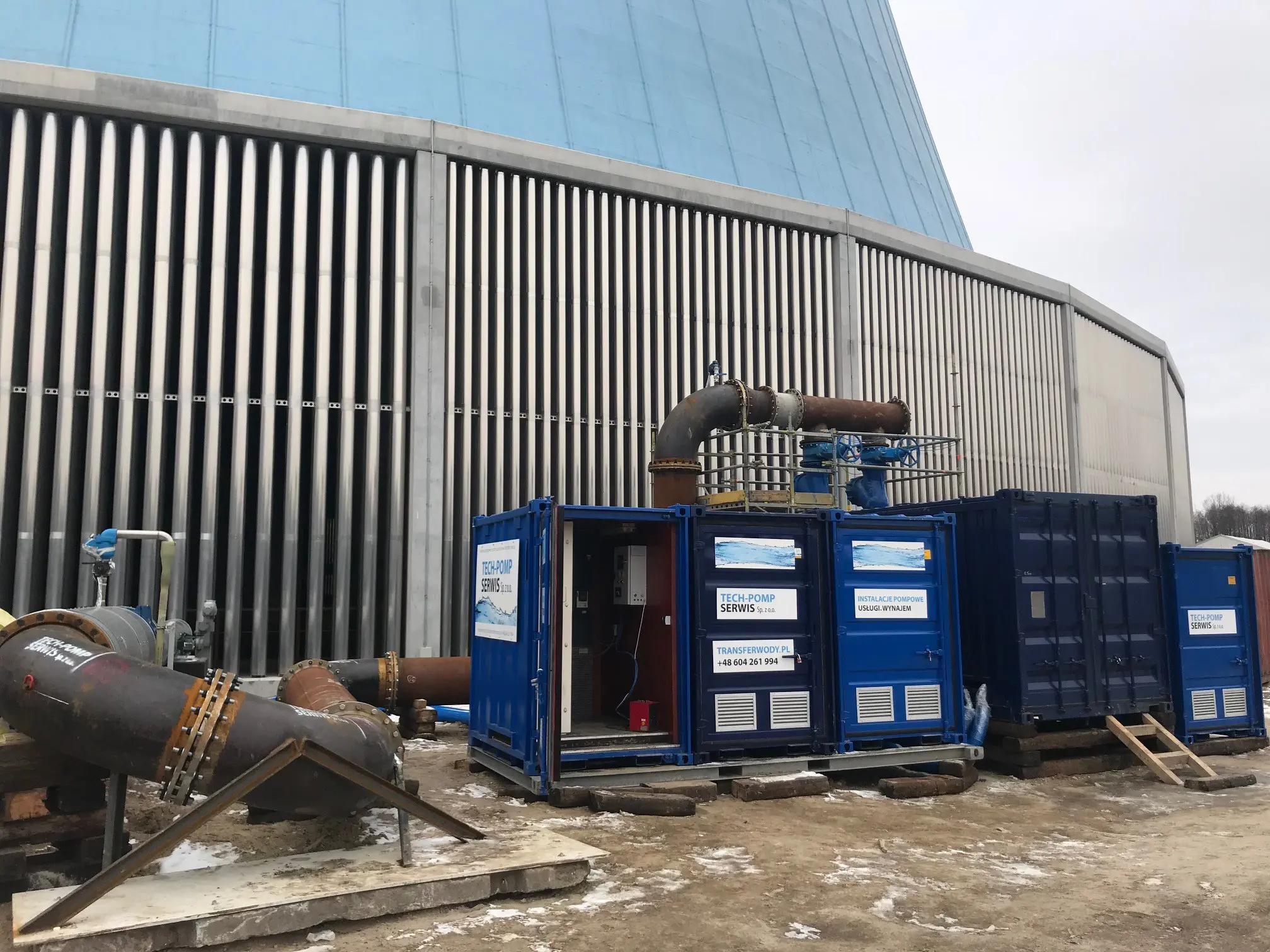 Vanderkamp heeft een tijdelijke pompinstallatie geplaats voor Tech-Pomp