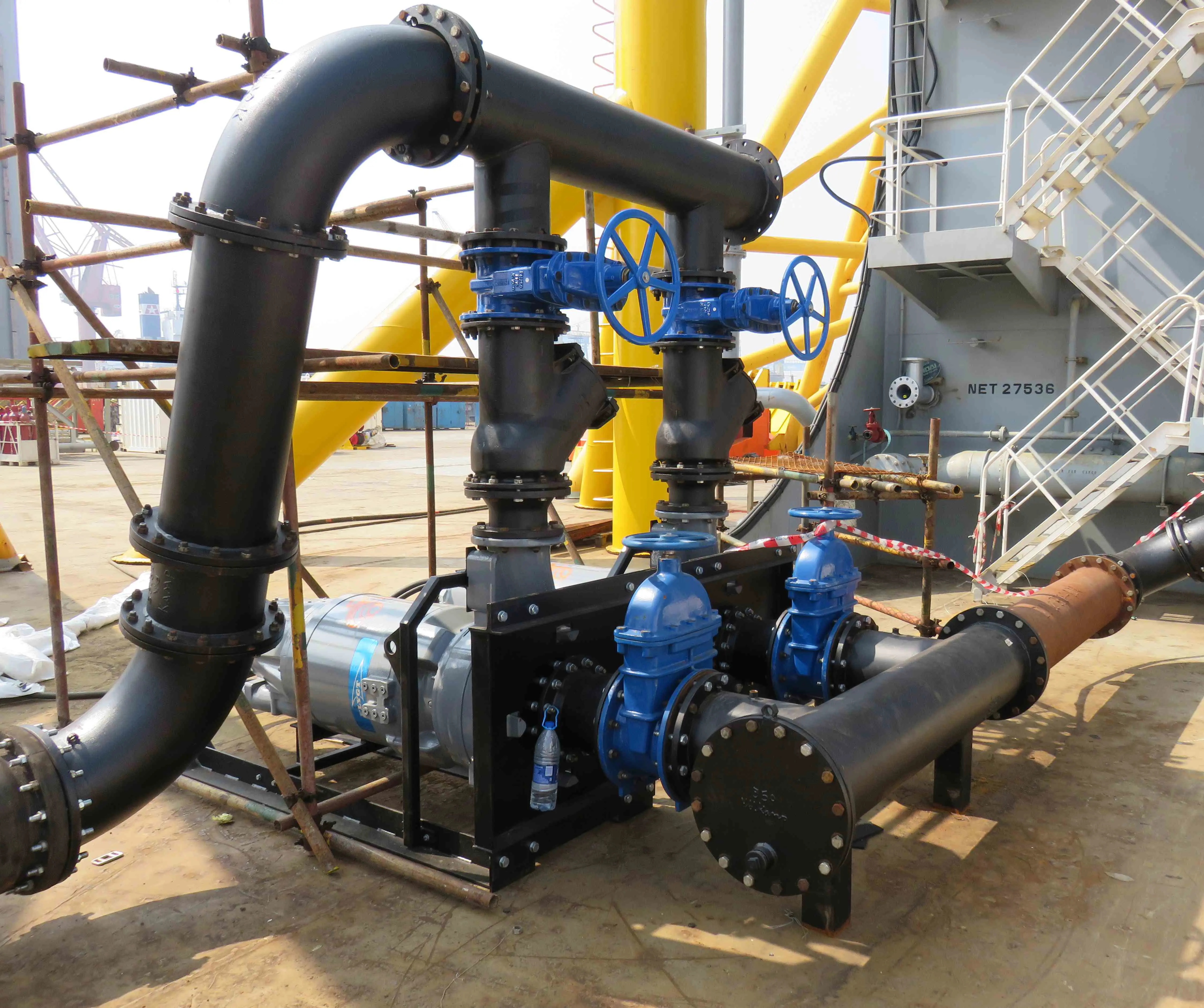 Installatie op de Dockwise Vanguard van Vanderkamp Pompen.