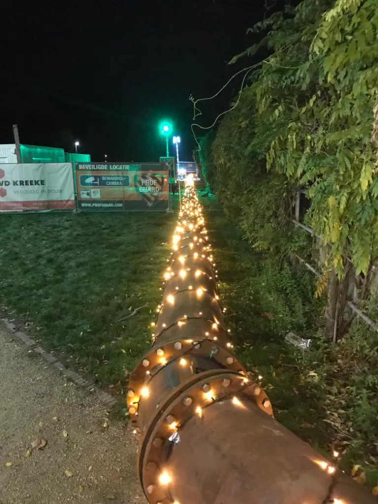 Vanderkamp plaatst een tijdelijke pompinstallatie met een wegoverspanning