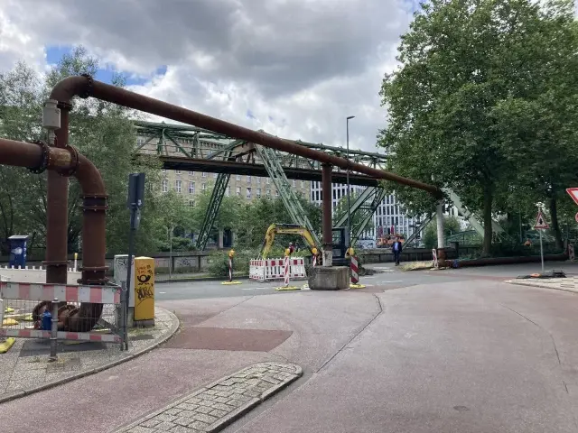 Wuppertal-Projekt von Vanderkamp mit Straßenspannung.