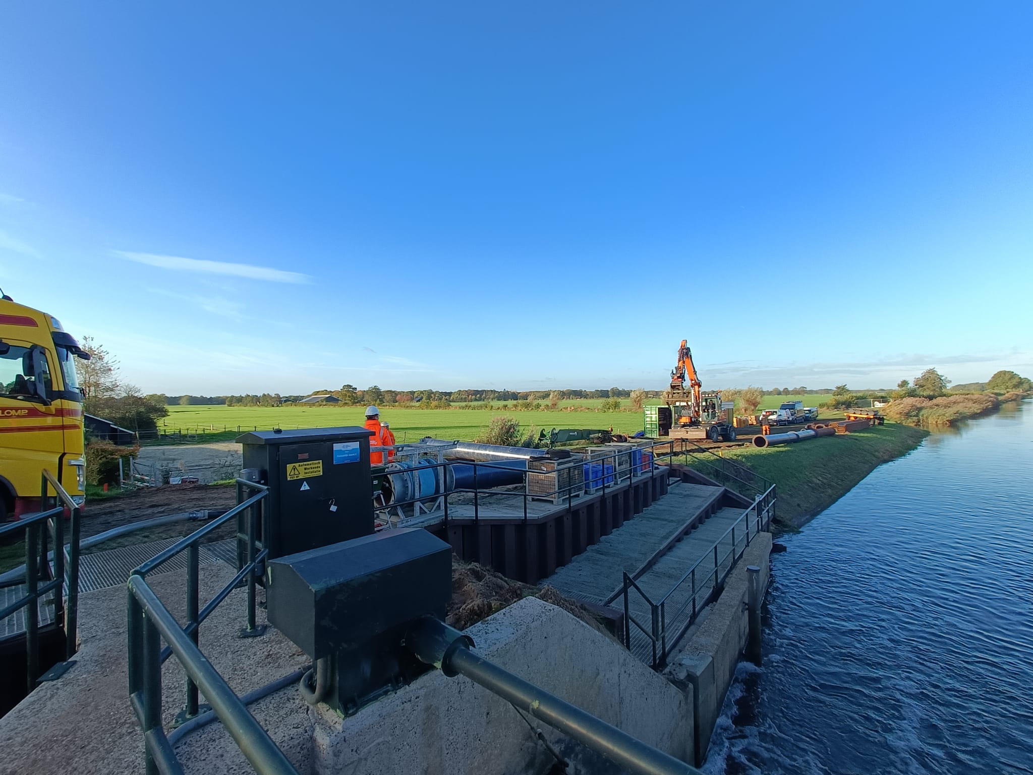 Aanleg van tijdelijke pompinstallatie door Vanderkamp Pompen.