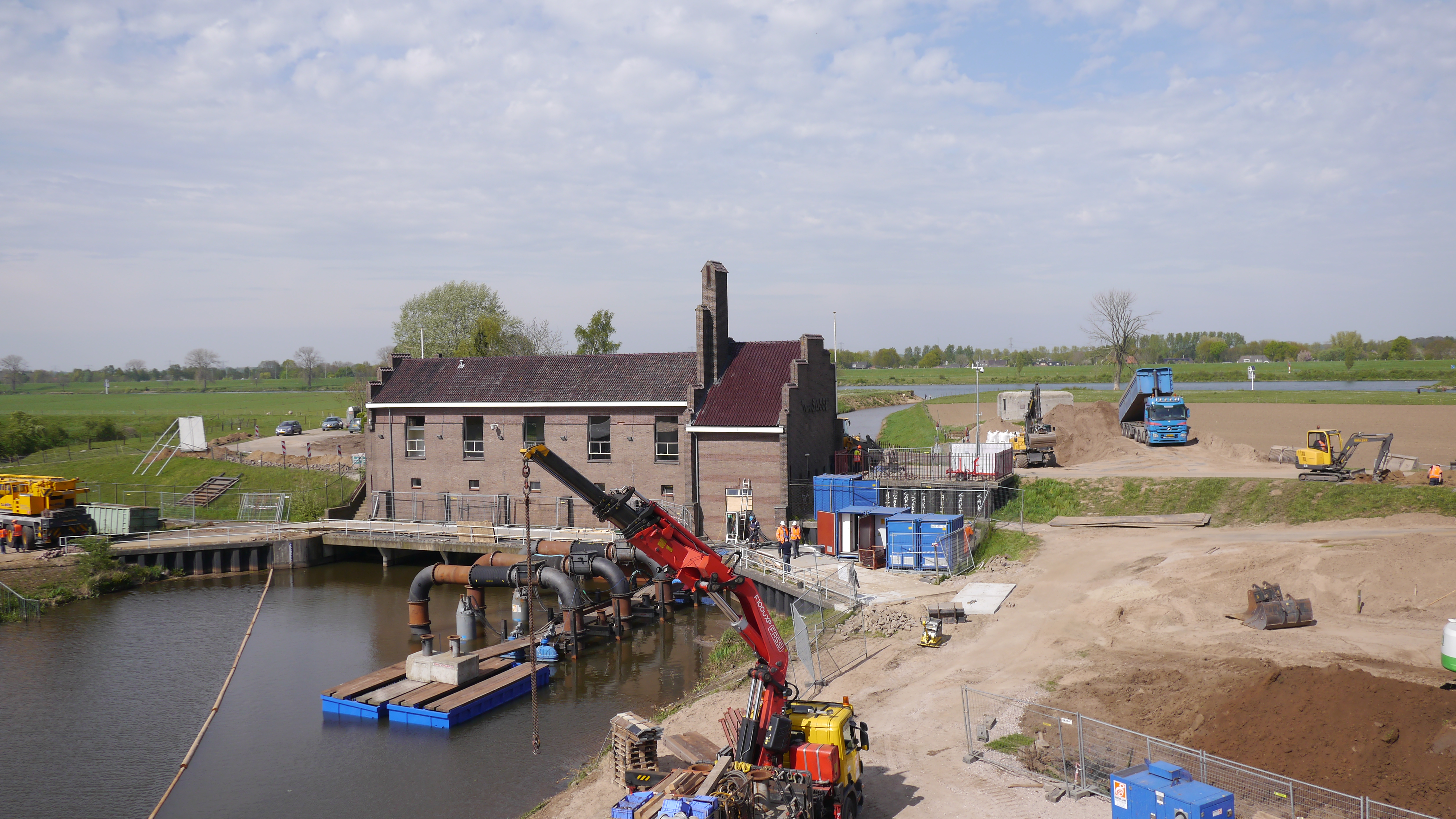Renovatie complete pompstation door Vanderkamp met tijdelijke pompinstallatie 