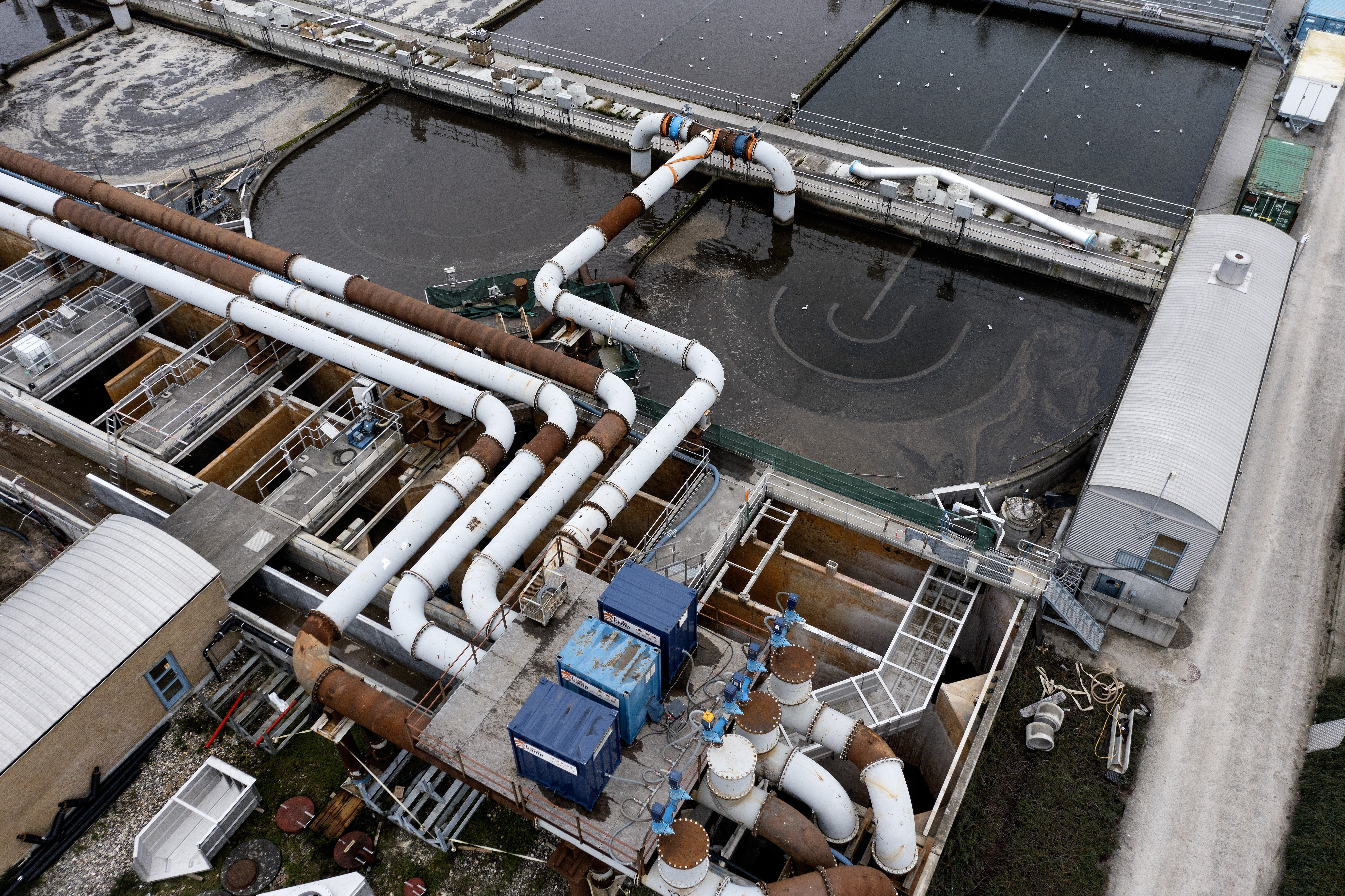 Foto van het werk in Kopenhagen Damhusaen van Vanderkamp de hevel opstelling.