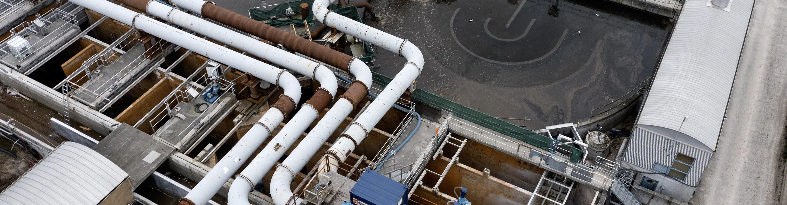 Foto van het werk in Kopenhagen Damhusaen van Vanderkamp de hevel opstelling.