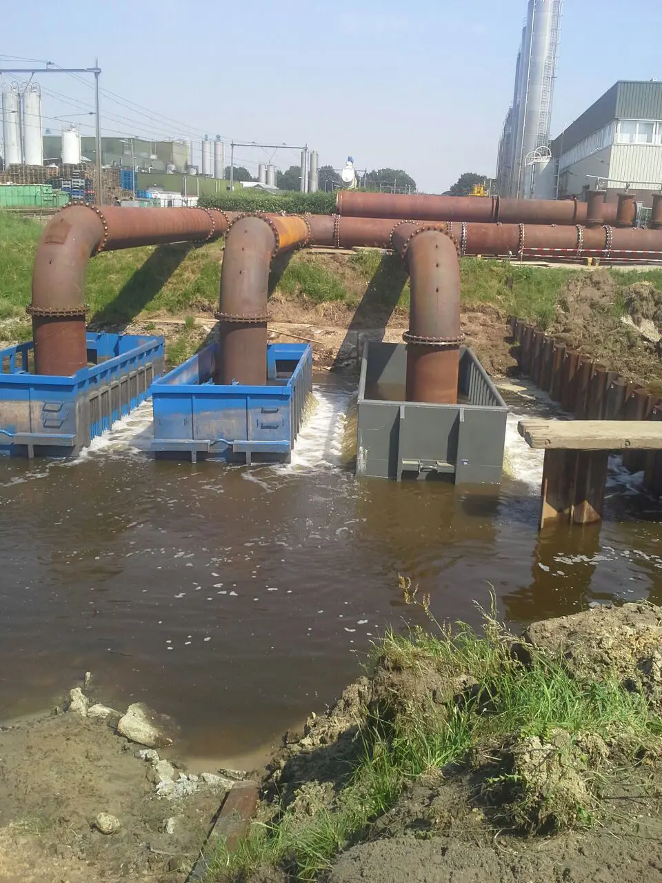 Vanderkamp ondersteunt bij renoveren van  Negam de stuw Vrouwenhoek in Hardenberg.