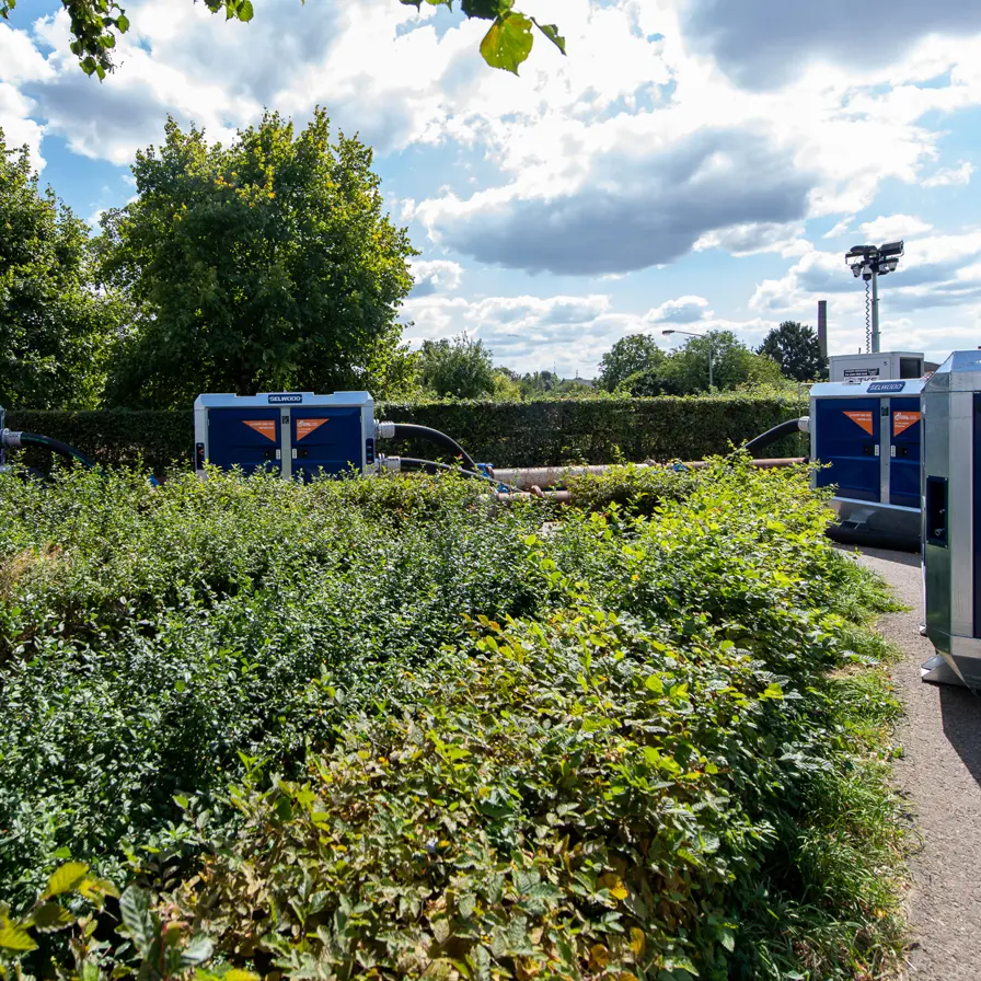 Een aantal Rental pompen op een rij Vanderkamp