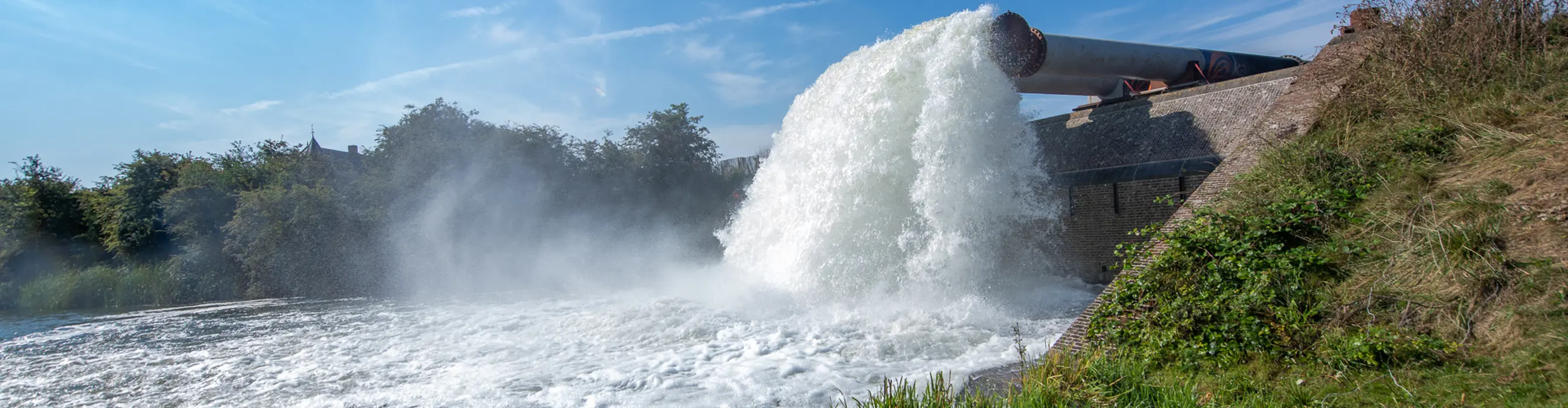 Muiden Stenen Beer - Pumpen in Betrieb.