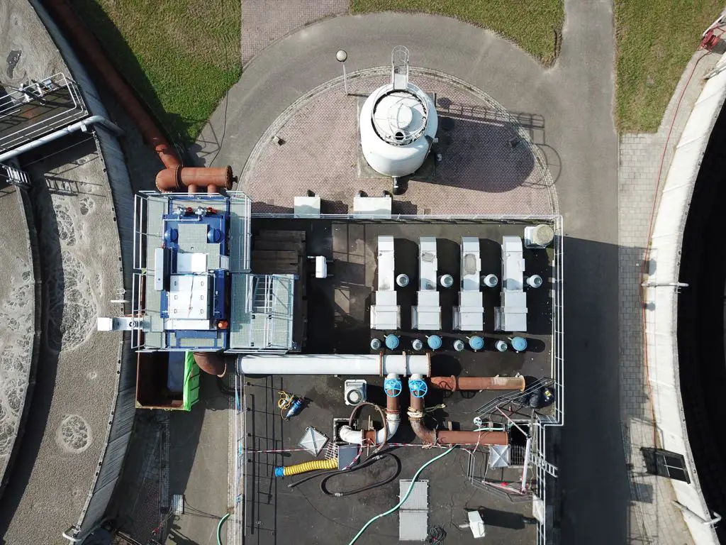 Vanderkamp plaatst een tijdelijke pompinstallatie bij renovatie aan een gemaal