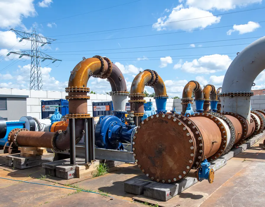 Installatie ter vervanging van stamriool oss oijen aangelegd door Vanderkamp Pompen.