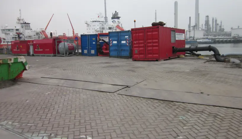 Tijdelijke bluswatervoorziening voor Vopak in Rotterdam.